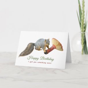 ardilla con tarjeta de cumpleaños para hongos