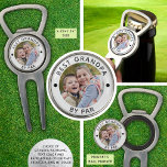 Arreglapiques De Golf MEJOR GRANDPA DE PAR Foto personalizada<br><div class="desc">Cree un dispositivo de apertura personalizado de botellas con marcador magnético de bolas de golf y herramienta de buceo con su foto y texto personalizado para un golfista que conozca (la muestra muestra muestra el mejor GRANDPA POR PAR para un abuelo). ASISTENCIA: Para obtener ayuda con la modificación o personalización...</div>