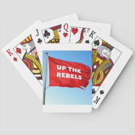 Arriba los rebeldes jugando a las cartas