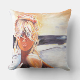 Arrojar un cojín con un Chica rubio en la playa