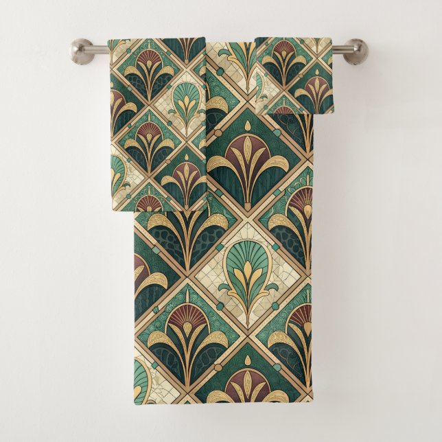 Art Deco Green Emerald (In situ)