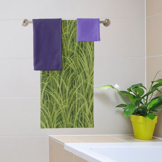 Arte botánico de la época verde y púrpura Iris (Add a fresh new look to your bathroom!)