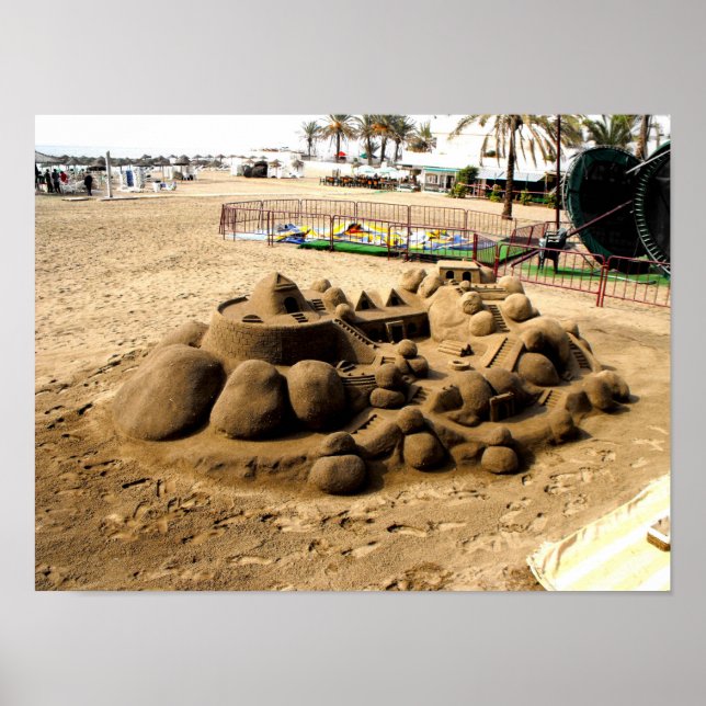 Arte de castillo de arena en la playa de Marbella (Frente)