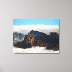 Arte de pared en lienzo 'Anidado en las nubes'