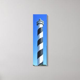 Arte de tela vertical en el faro de Punta Moscarte