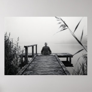 Arte en blanco y negro de meditación Zen en muelle