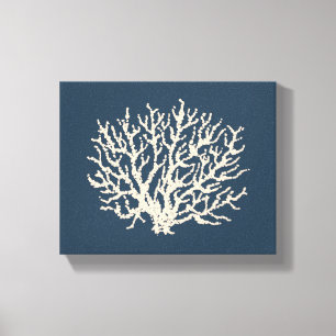 Arte en la pared de coral del Mar Azul oscuro