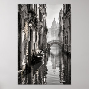 Arte mural en blanco y negro de góndola del canal 
