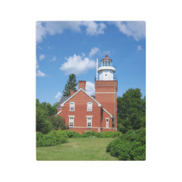 Arte mural metalizado del Faro de la Bahía Grande