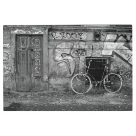 Arte mural metalizado - Graffiti urbano de arquite