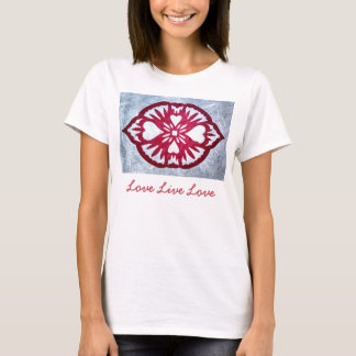 Arte vivo del corazón de la camiseta del amor del