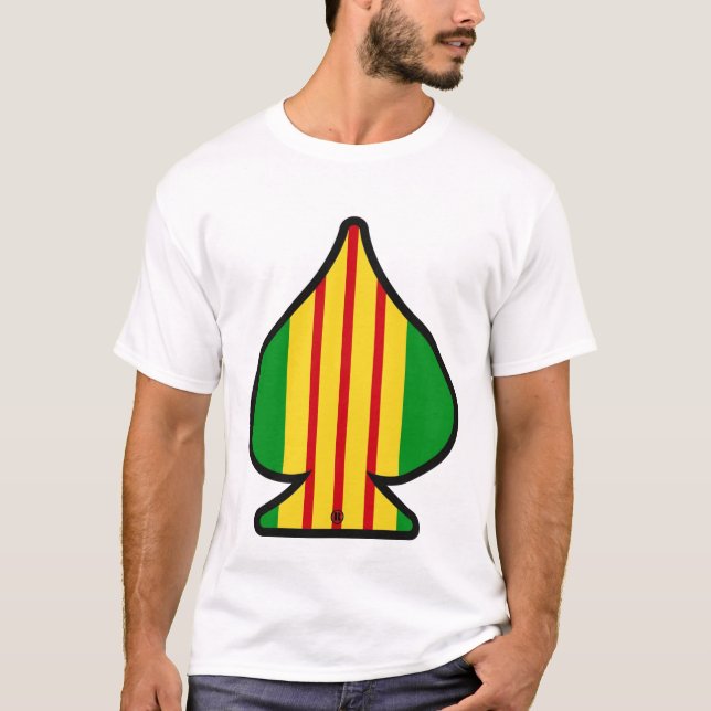 As de Vietnam de la camiseta de las espadas (Anverso)