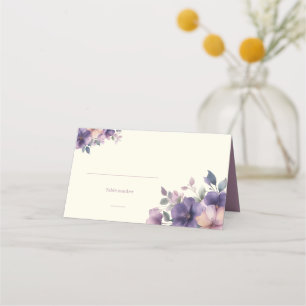 Asiento Flores puras y rosas en la tarjeta de lugar plegad