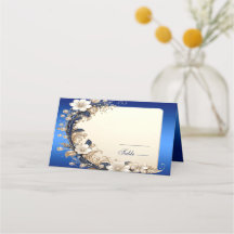 Tarjeta de lugar con adorno floral blanco azul