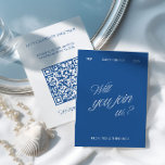 Asistencia Tarjeta de confirmación de boda azul y blanca mode<br><div class="desc">Una tarjeta de confirmación de boda azul con un frente de letra manuscrita en negrita y un reverso blanco limpio que presenta un código QR para respuestas en línea fáciles. Totalmente personalizable con sus nombres, fecha, código QR, ubicación y fecha límite de respuesta. Parte de la colección de bodas coordinada...</div>