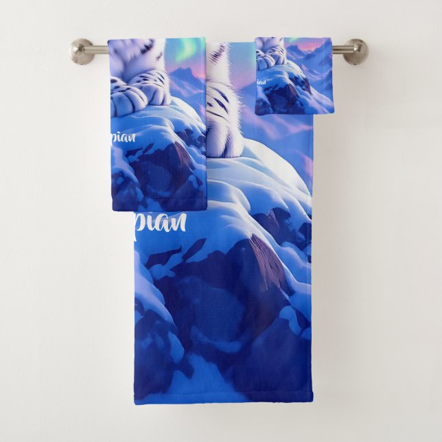 Asombroso leopardo de la nieve en el rock de monta (In situ)