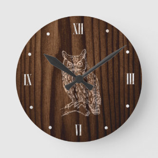Aspecto de madera con reloj de pared de búho
