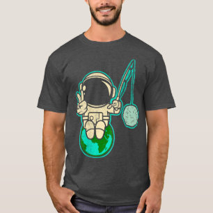 Astronauta de hombre espacial con camiseta de sign