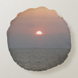 Atardecer en la almohada de borde del mar