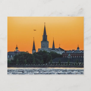 Atardecer en la postal de la catedral