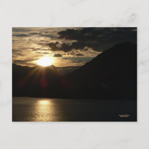 Atardecer en la tarjeta postal interior del pasaje