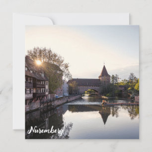 Atardecer sobre el viejo puente medieval en Nuremb