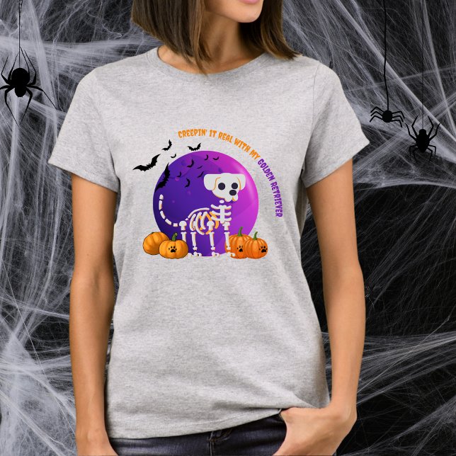 Aterrador Golden Retriever Halloween Camiseta de l (Spooky Halloween t-shirt with a dog skeleton, full moon, pumpkins, bats, and your favorite dog breed)