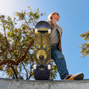 Atrapando skateboard de lobo amarillo