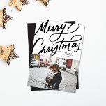 Audaz Diversión Mano Leída Feliz Navidad<br><div class="desc">Mi saludo con letras a mano complementa perfectamente una sola foto de retrato. Si está interesado,  por favor DM. Otras opciones para texto y fotos extra también están disponibles para la parte posterior de la tarjeta. ¡Las solicitudes siempre son bienvenidas! ¡Gracias por visitar mi tienda Zazzle!</div>