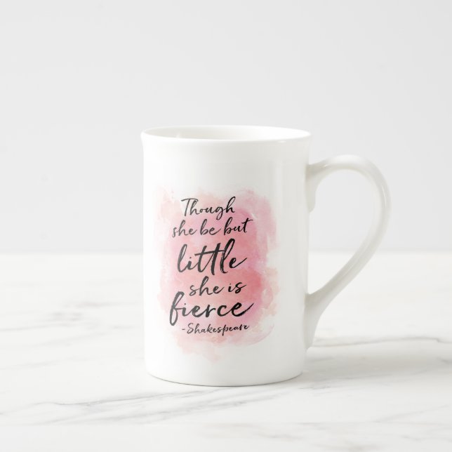 Aunque ella sea solamente poca taza fina de la (Derecha)