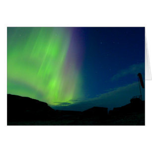 Aurora boreal sobre el helipuerto