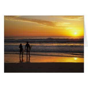 Australia, Queensland, Costa de Oro, surfistas en