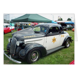 Auto de la policía anticuada
