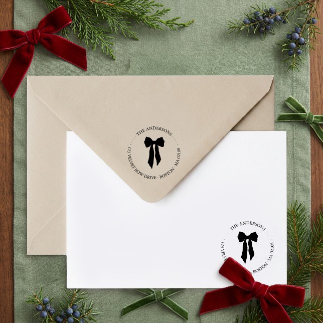 Automático Sello de dirección de devolución de lazo redondo G (Round Address Stamp from the Grandmillenial Botanical Bow Christmas collection by Darling & May)
