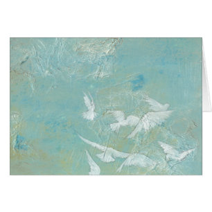 Aves blancas volando por el cielo azul