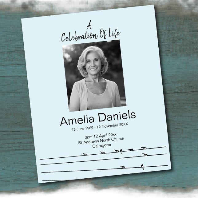 Aves con una tarjeta fotográfica de celebración po (Subido por el creador)