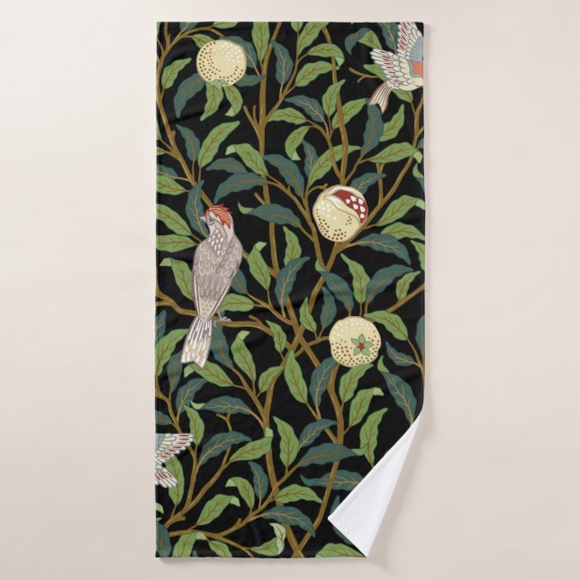 Aves de la época en el follaje con aves y frutos d (Toalla de baño)