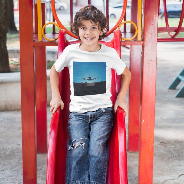 Avión aterrizando en camiseta (Subido por el creador)