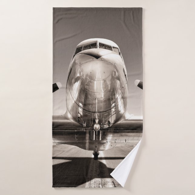 avión vintage en pista (Toalla de baño)
