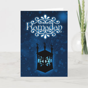 azul de la tarjeta del Ramadán con la lámpara