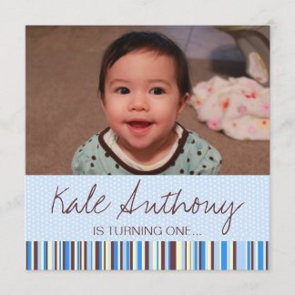 Azul e invitación del cumpleaños del bebé de Brown
