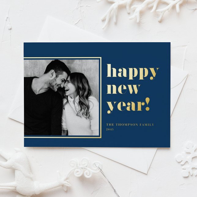 Azul marino 2025 Audaz Tipografía Foto de Año Nuev (Customizable Modern Navy Blue Photo Happy New Year Card in gold foil)