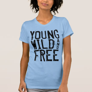 Azul salvaje y libre joven de las camisetas sin