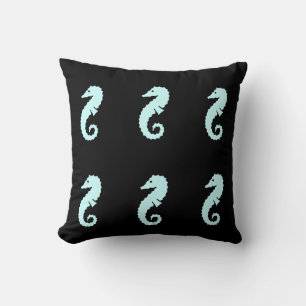 azul SEAHORSE sobre almohada negra