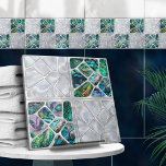 Azulejo Abalone Shell y Pearl - Collage de células N8<br><div class="desc">Esta magnífica baldosa es parte de mi colección Abalone Dream. Úsalo solo o en combinación con otras baldosas para crear un aspecto impresionante en el cuarto de baño o en la ducha, como por ejemplo mosaicos acentuados de azulejos detrás del mezclador o la bañera, o utilícelos para artesanías, mesa de...</div>