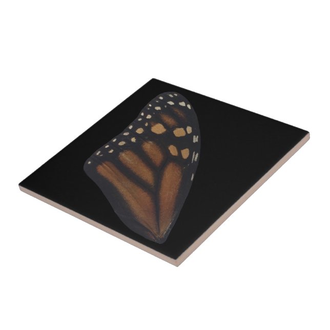 Azulejo Ala de Mariposa Monarca Sobre Negro  (Lado)