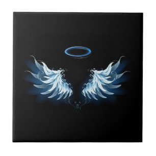 Azulejo Alas de ángel azules brillantes sobre fondo negro