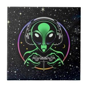 Azulejo Alien jugando videojuegos con fondo estelar