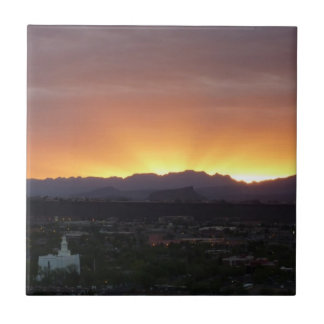 Azulejo Amanecer sobre el paisaje de St. George Utah