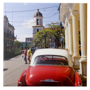 Azulejo Antiguo clásico auto americano en Guanabacoa un pu